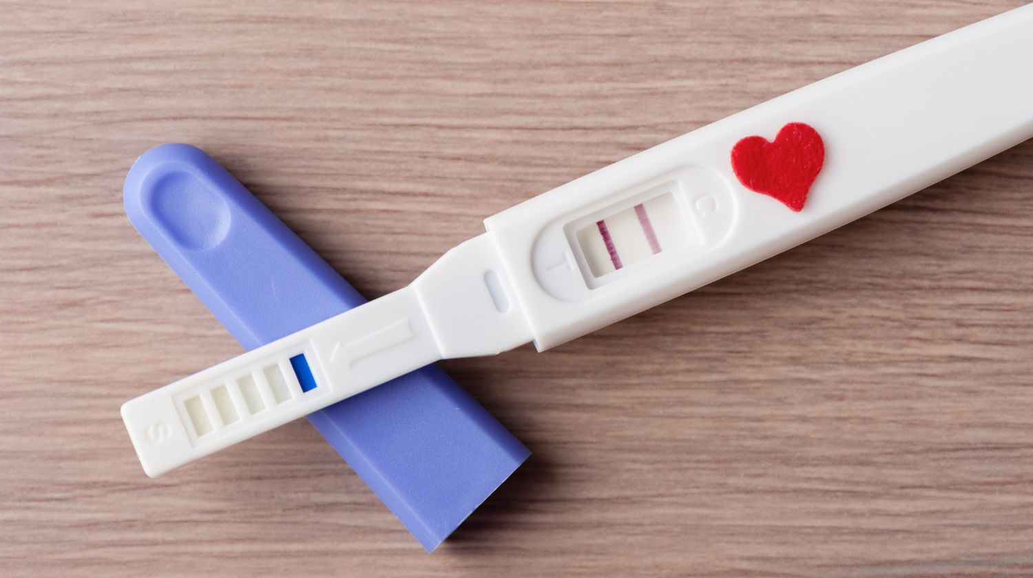 Pozitivan test na trudnoću označen srcem