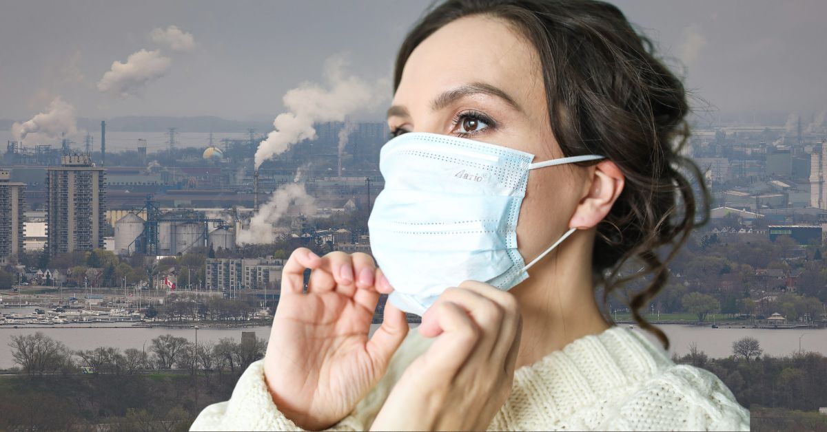 Žena sa zaštitnom maskom na licu zagađenje